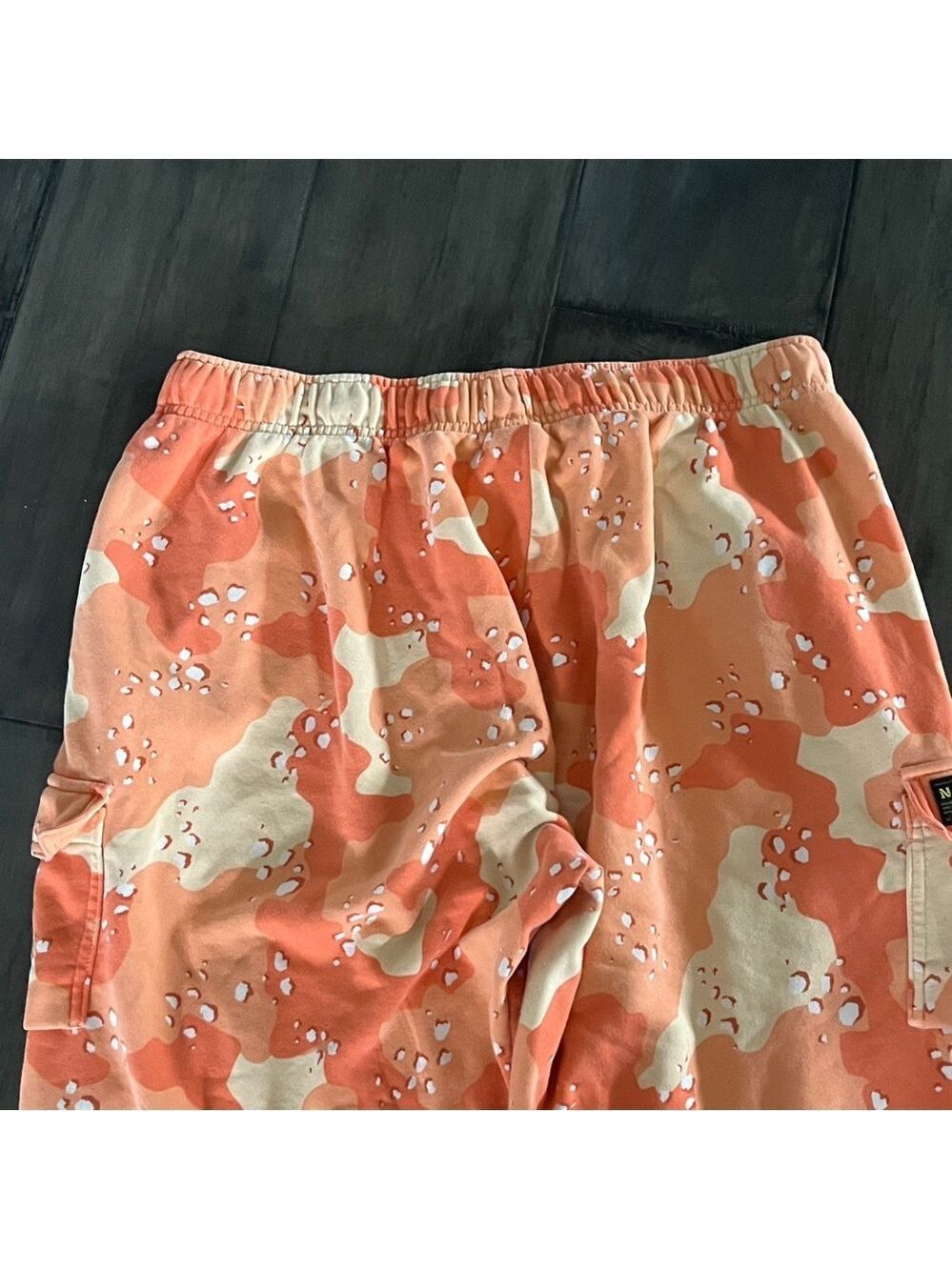 Nike Sportswear Fleece Mid-Rise Cargo Pants in Orange Sherbet Camo - Size XL - Picture 9 of 14